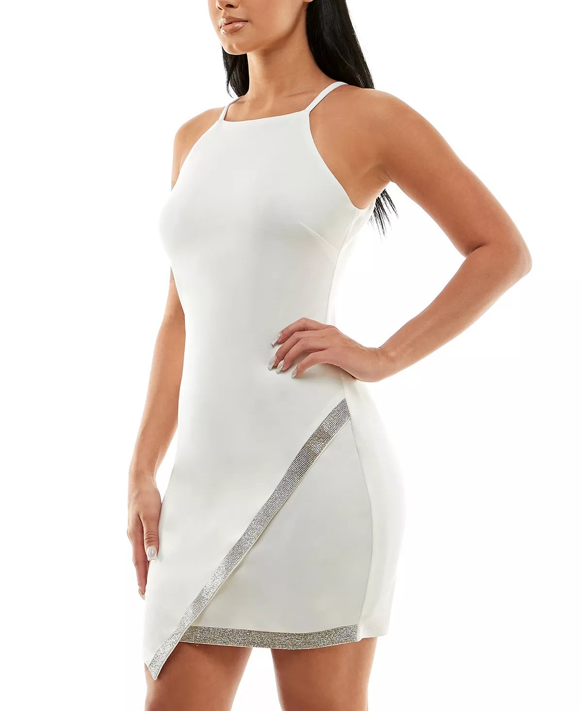 Vestido BCX Junior com bainha assimétrica e strass, branco, tamanho extragrande