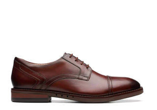 Clarks - Sapatos masculinos Un Hugh Cap
