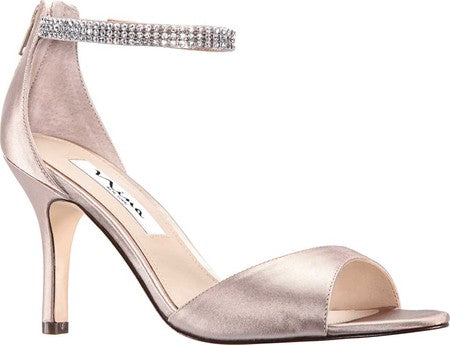 Sandália feminina Nina Volanda com tira no tornozelo, marrom, tamanho 7,5