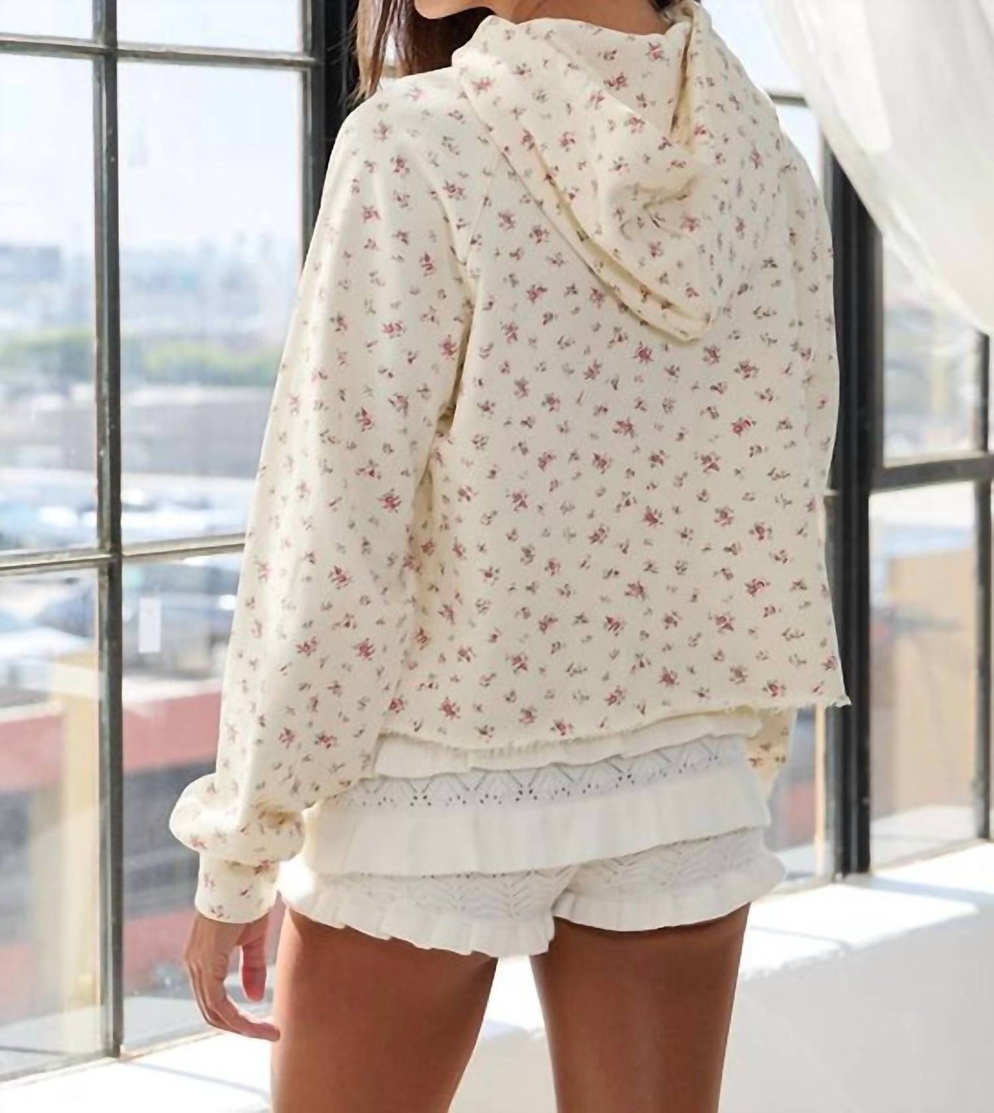 Bucketlist - Delicate Peony Floral Print Cropped Pullover Hoodie