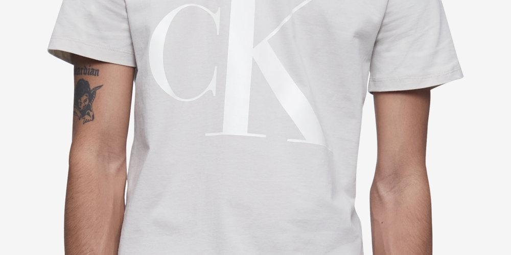 Camiseta Calvin Klein Masculina com Logotipo Monograma Cinza Tamanho XXG