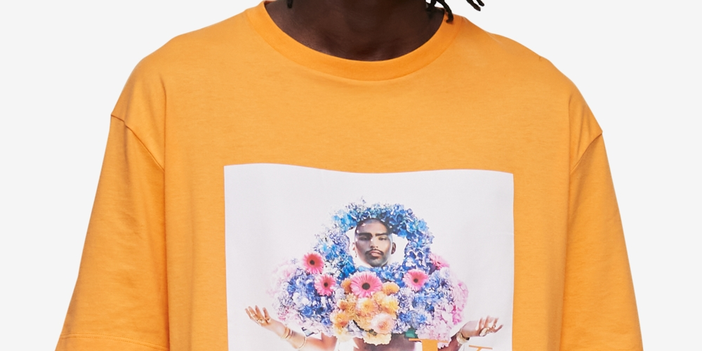 Camiseta Calvin Klein Masculina Relaxed Fit Pride Graphic Crewneck Laranja Tamanho X-S