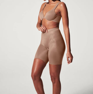 Spanx - Short invisível na altura da coxa