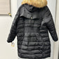 Casaco acolchoado com capuz e acabamento em pele sintética Michael Michael Kors Plus Size, preto, tamanho 3X