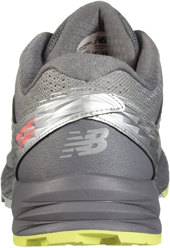 Tênis de corrida New Balance SKOM v1 feminino cinza