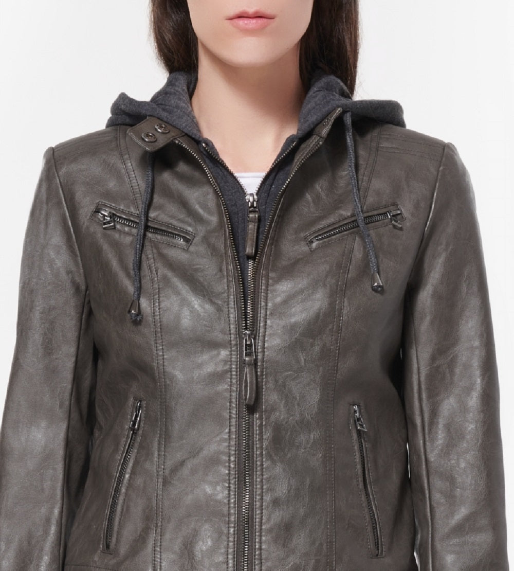 Casaco de couro sintético Maralyn &amp; Me Junior em camadas, tamanho X-G, cinza