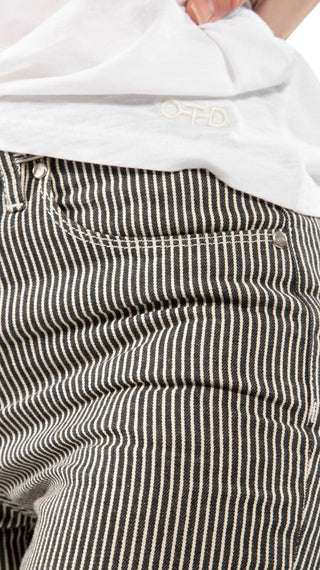 Neste dia - Jeans afunilado relaxado