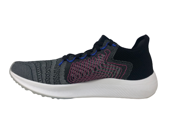 Tênis de corrida New Balance Fuel Cell Rebel feminino, preto/multicolorido