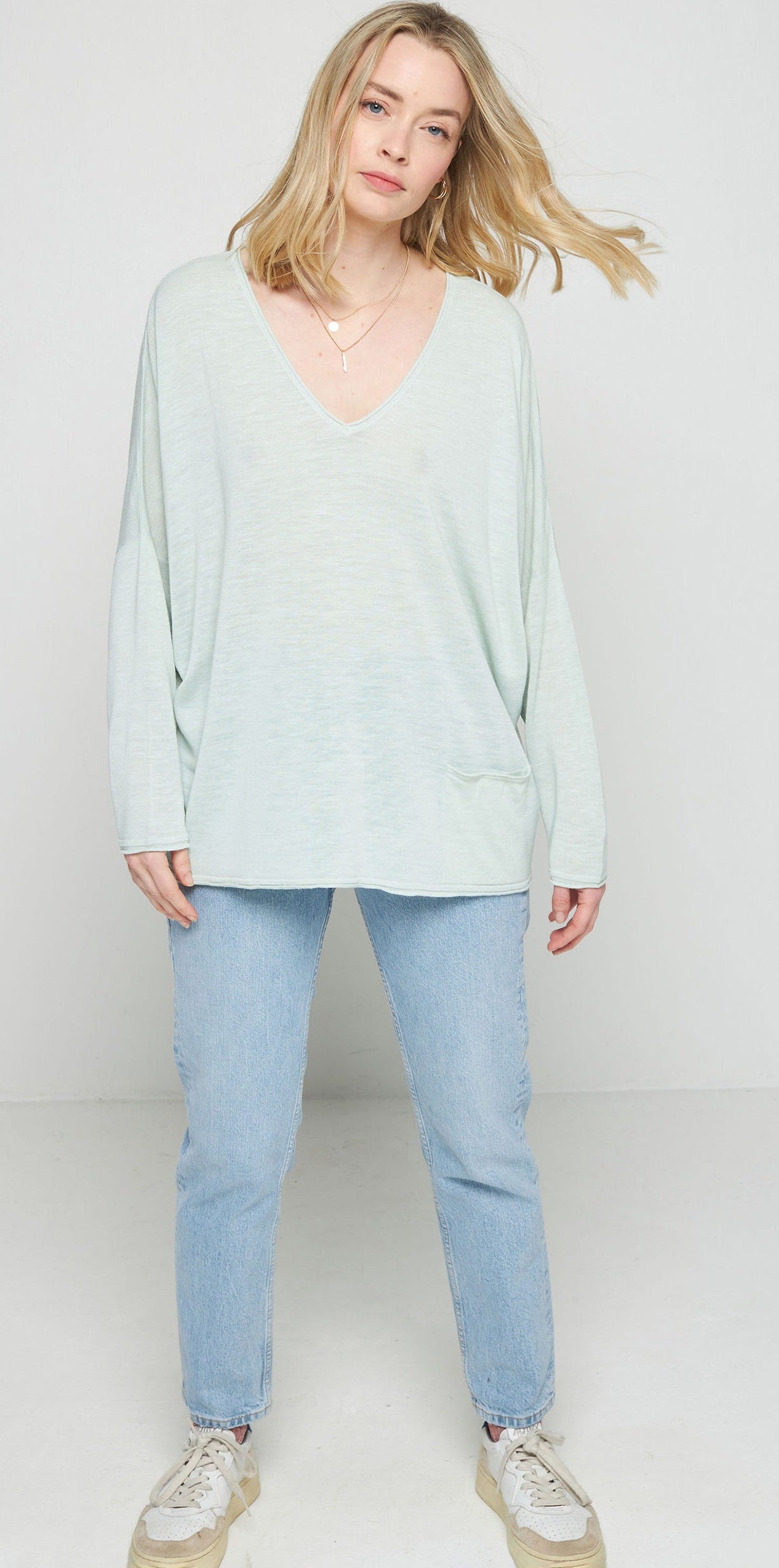 Suéter feminino de cashmere puro com decote em V, verde, tamanho médio