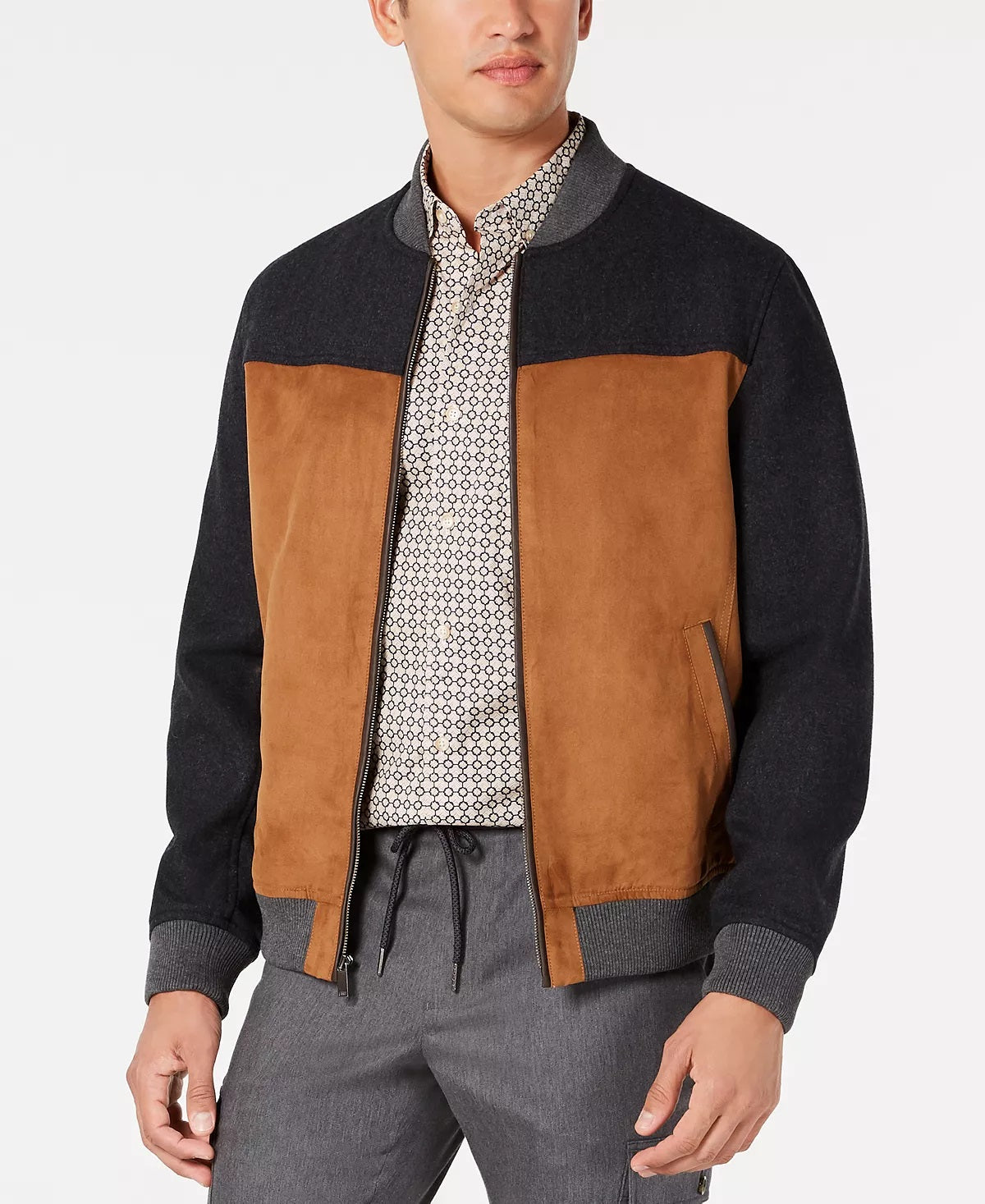 Jaqueta bomber masculina Tasso Elba em couro sintético com blocos de cores e mix de mídias, marrom, tamanho pequeno