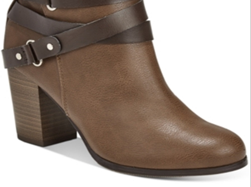 Botas de cano curto femininas Material Girl Melany com tiras sólidas, marrom, tamanho 7 M