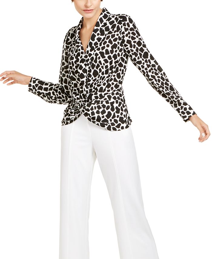 Blusa feminina com estampa de girafa e frente torcida, preta, tamanho extrapequeno, da INC International Concepts