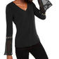 INC International Concepts Top de chiffon com punho cravejado feminino, preto, tamanho pequeno P/M