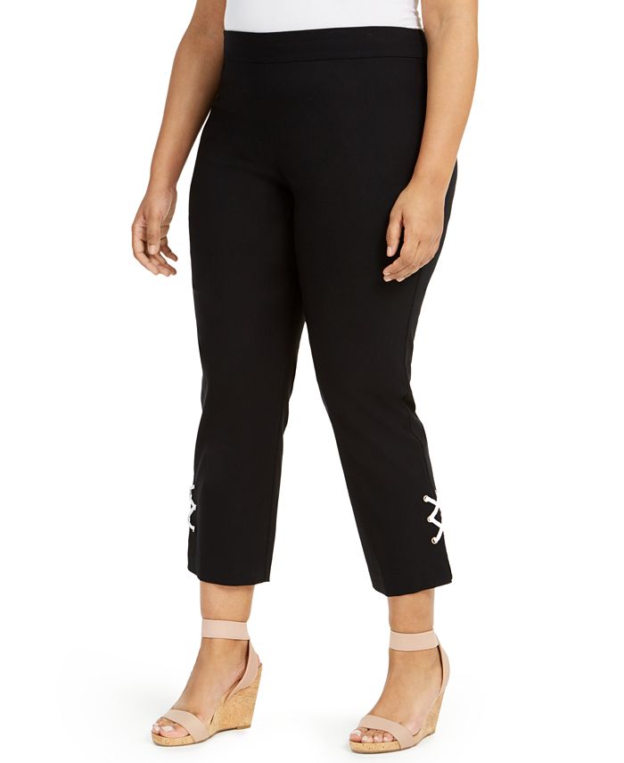 Calça Capri Feminina Plus Size com Barra Embelezada JM Collection Preta Tamanho 22W