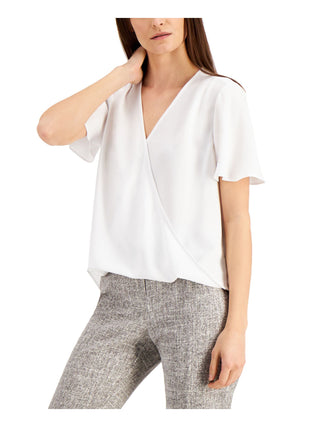Blusa feminina Alfani com mangas bufantes e sobrepeliz, branca, tamanho médio