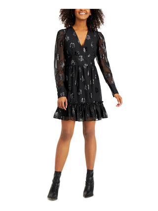 Vestido curto feminino Bar III com decote em V e manga comprida, estilo flare, preto, tamanho pequeno