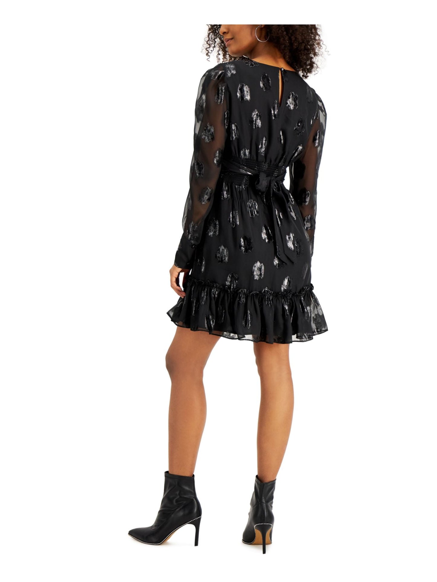 Vestido curto feminino Bar III com decote em V e manga comprida, estilo flare, preto, tamanho pequeno