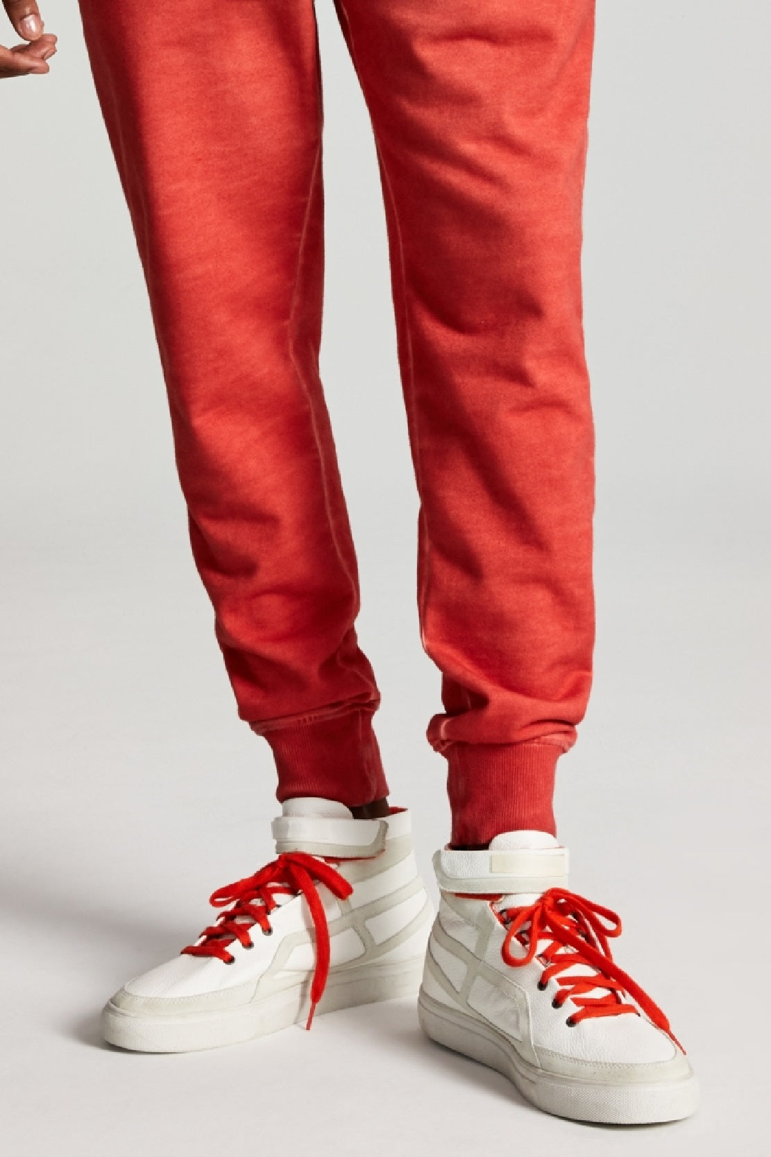 Calça de moletom masculina Sun + Stone Garment Washed Fleece, vermelha, tamanho grande