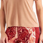 Camiseta feminina ID Ideology com decote em V, marrom, tamanho pequeno