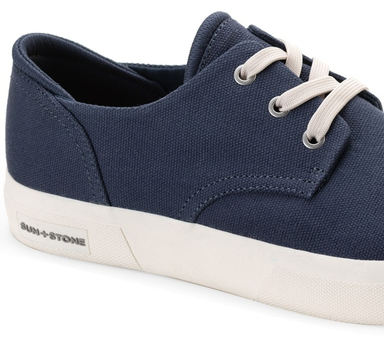 Tênis masculino Sun + Stone Kiva com cadarço e solado azul