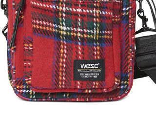 Bolsa transversal masculina Wesc Tartan vermelha tamanho regular