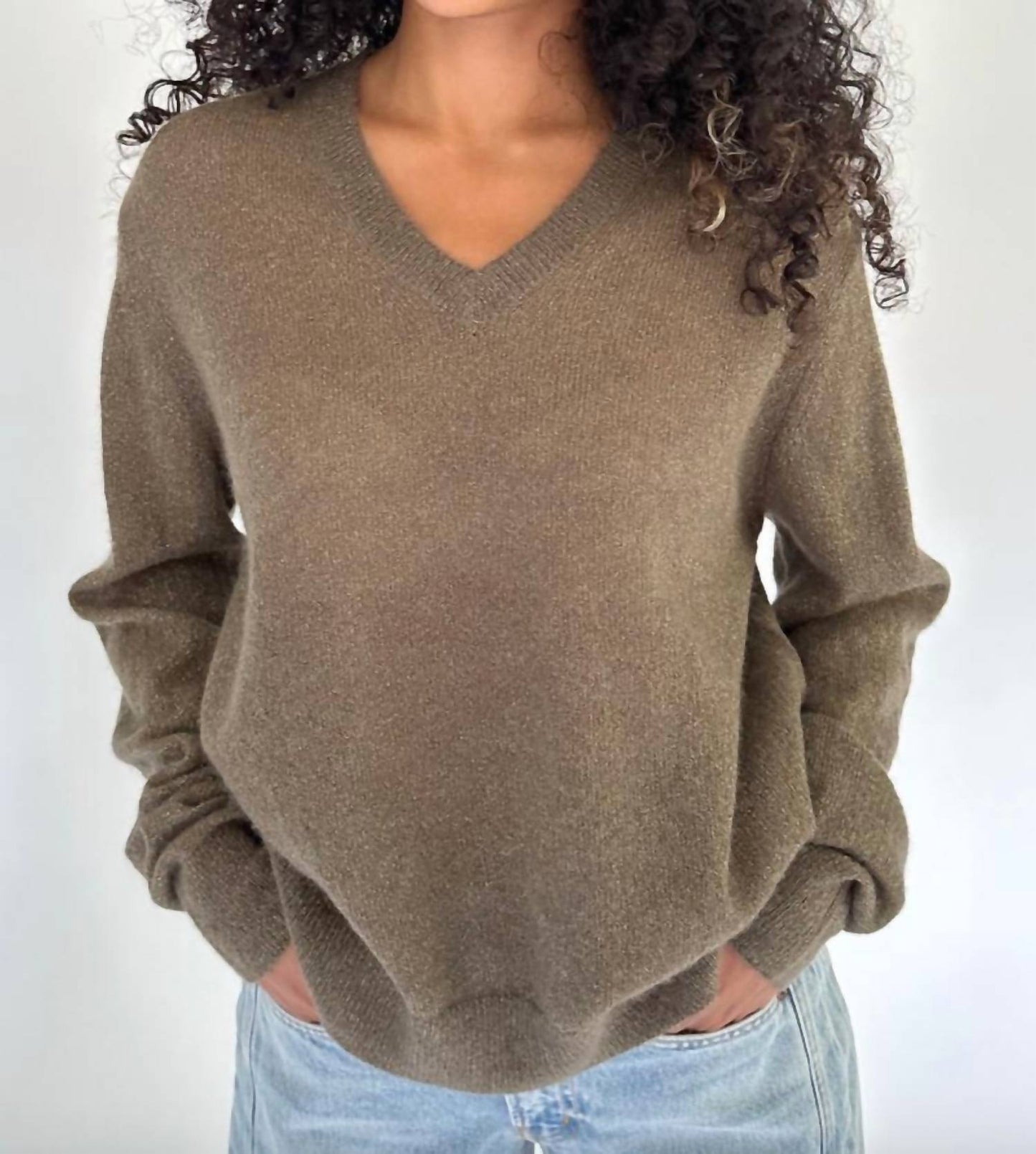 6397 - Classic V-neck Sweater