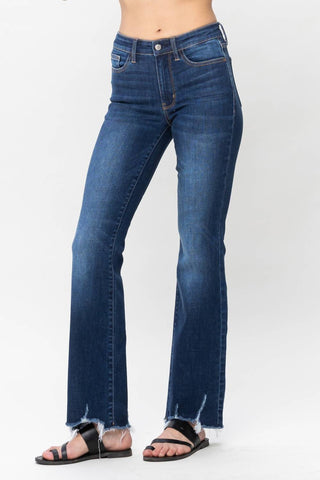 Judy Blue - Calça jeans bootcut com bainha desfiada e sem desgaste