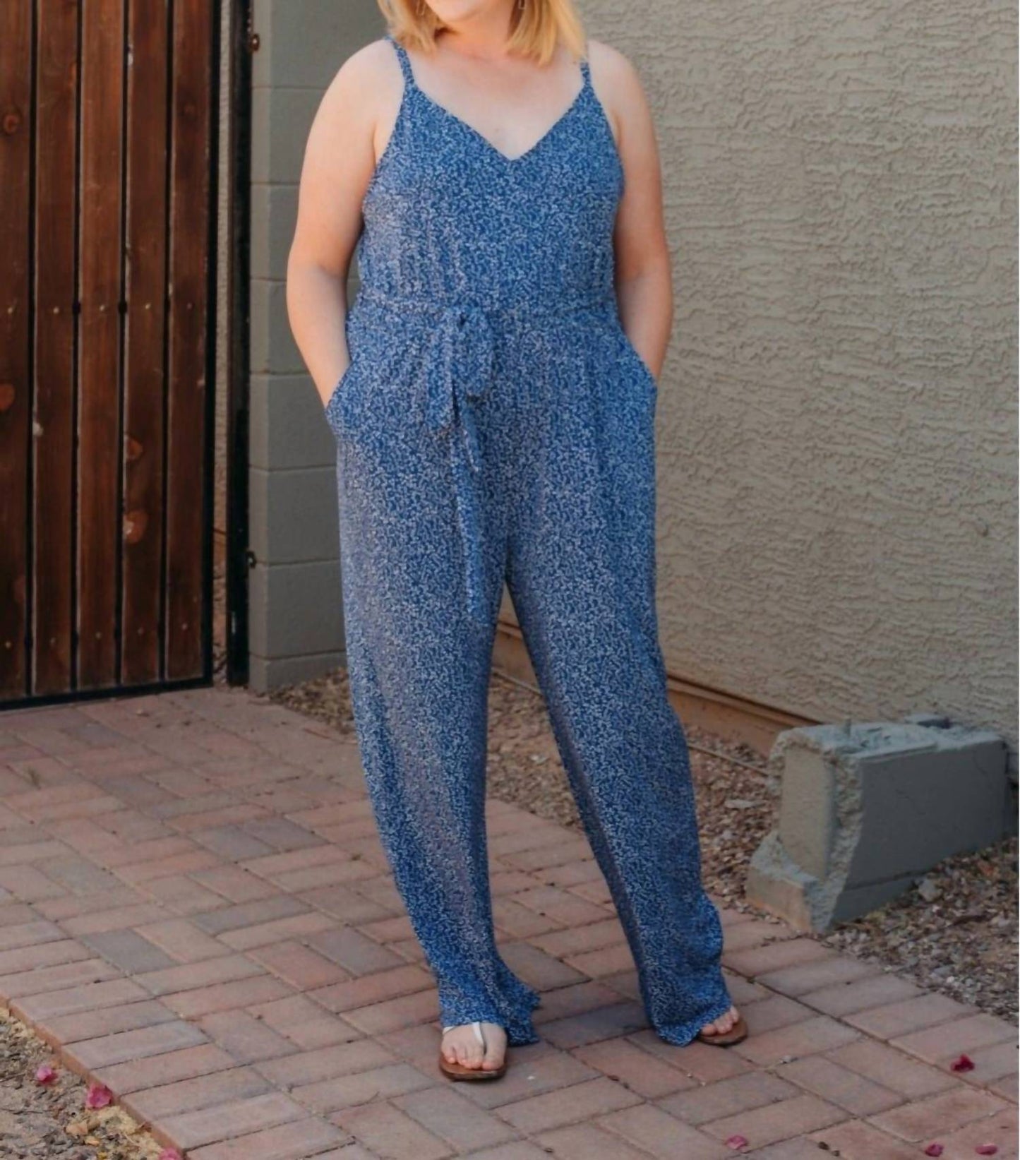 Gilli - Tie-waist Sleeveless Jumpsuit