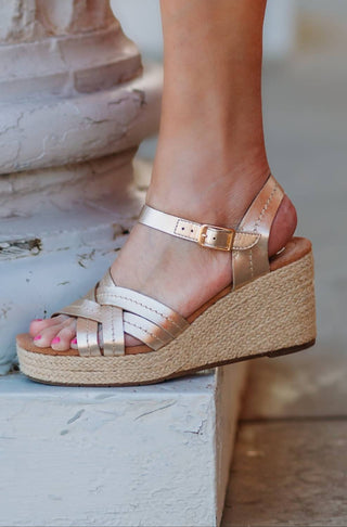 Clarks - Sabina Strap Wedges Feminino