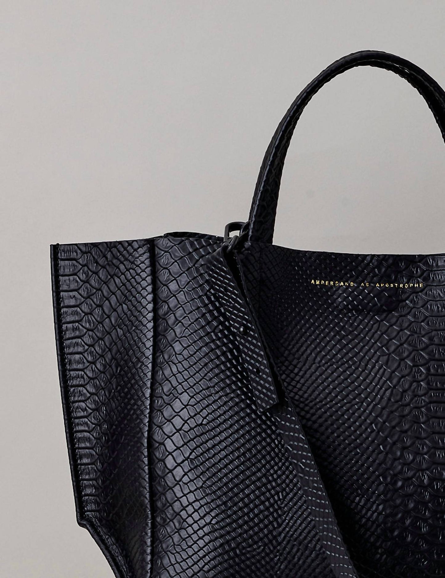 Ampersand As Apostrophe - Women's Half Tote Bag