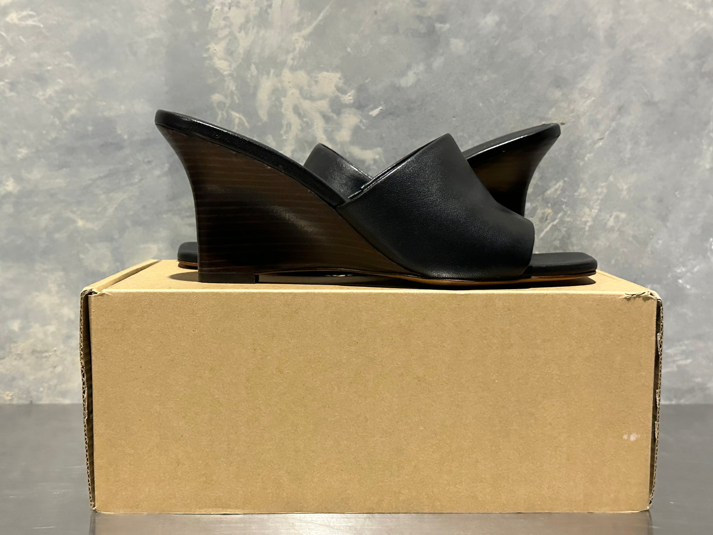 Sandália Vince Camuto Pia Wedge Feminina Preta Tamanho 8,5 M
