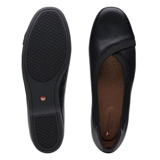 Clarks - Women's Un Darcey Ease Flat Shoes