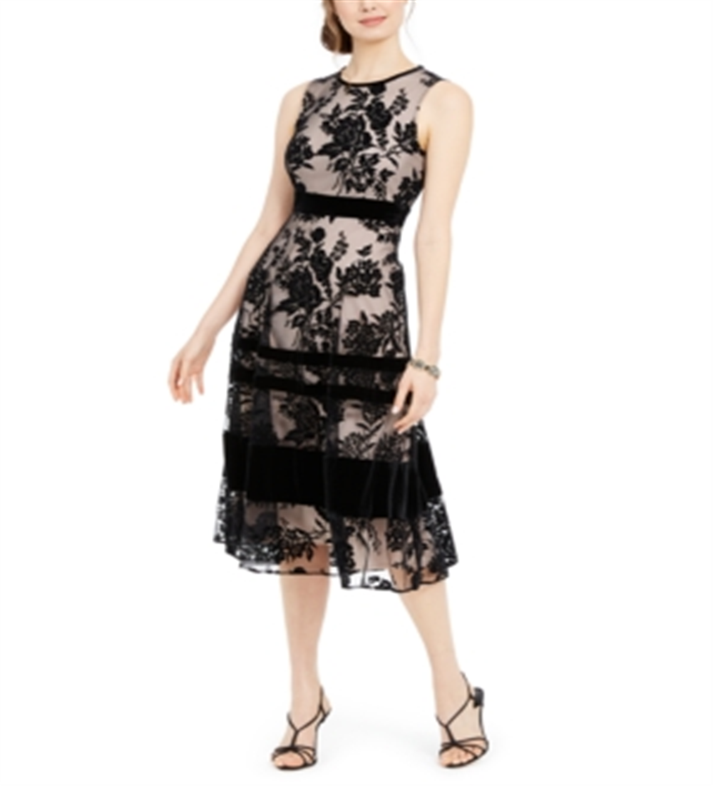 Vestido Taylor Feminino com Sobreposição de Renda e Veludo Preto Tamanho 14