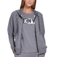 Moletom com capuz feminino DKNY com logotipo metálico em dois tons, cinza, tamanho extragrande