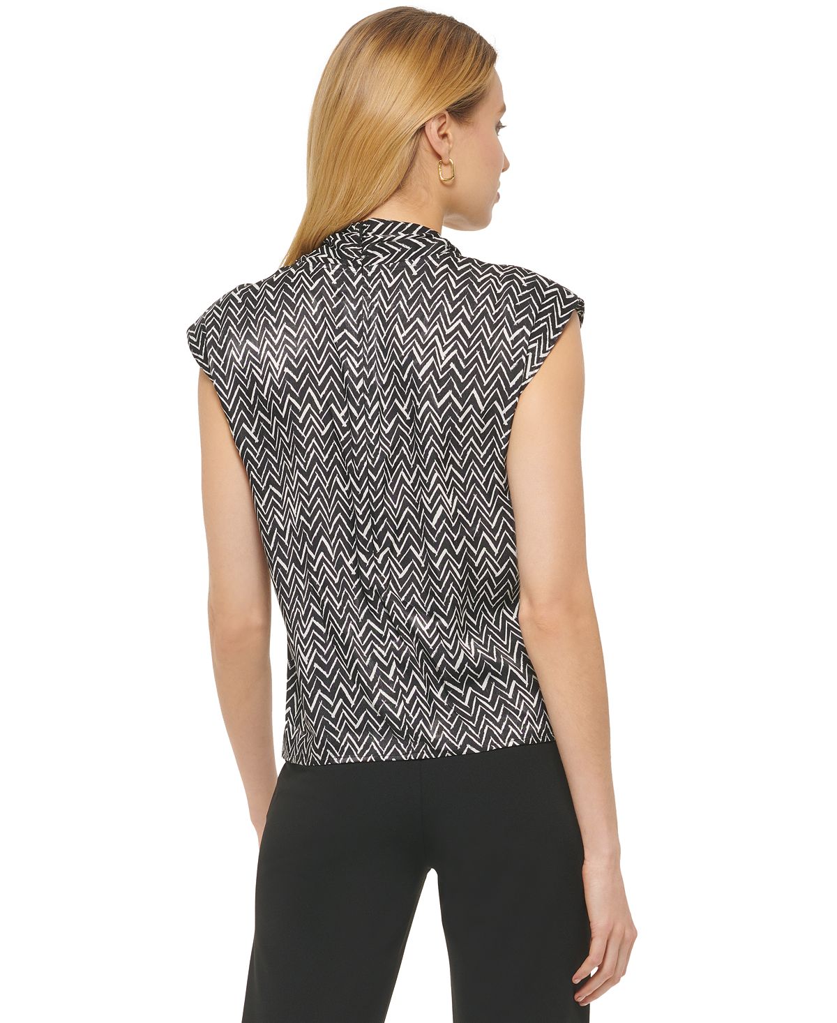 Blusa feminina DKNY com estampa e decote em V, preta, tamanho grande