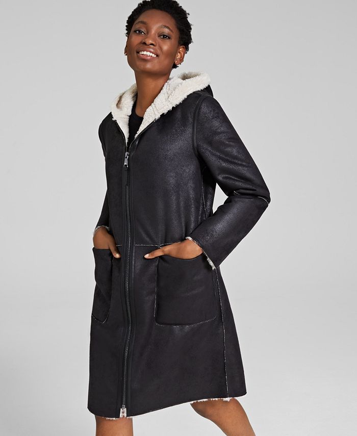 Casaco feminino DKNY com capuz e pele de carneiro sintética, preto, tamanho médio
