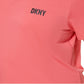 Camiseta feminina DKNY com logotipo vermelha, tamanho 1X