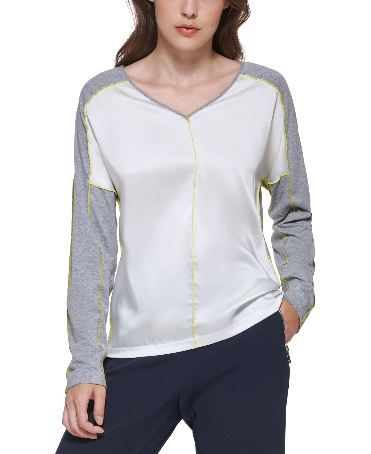 Blusa feminina DKNY com decote em V e técnica mista, cinza, tamanho médio