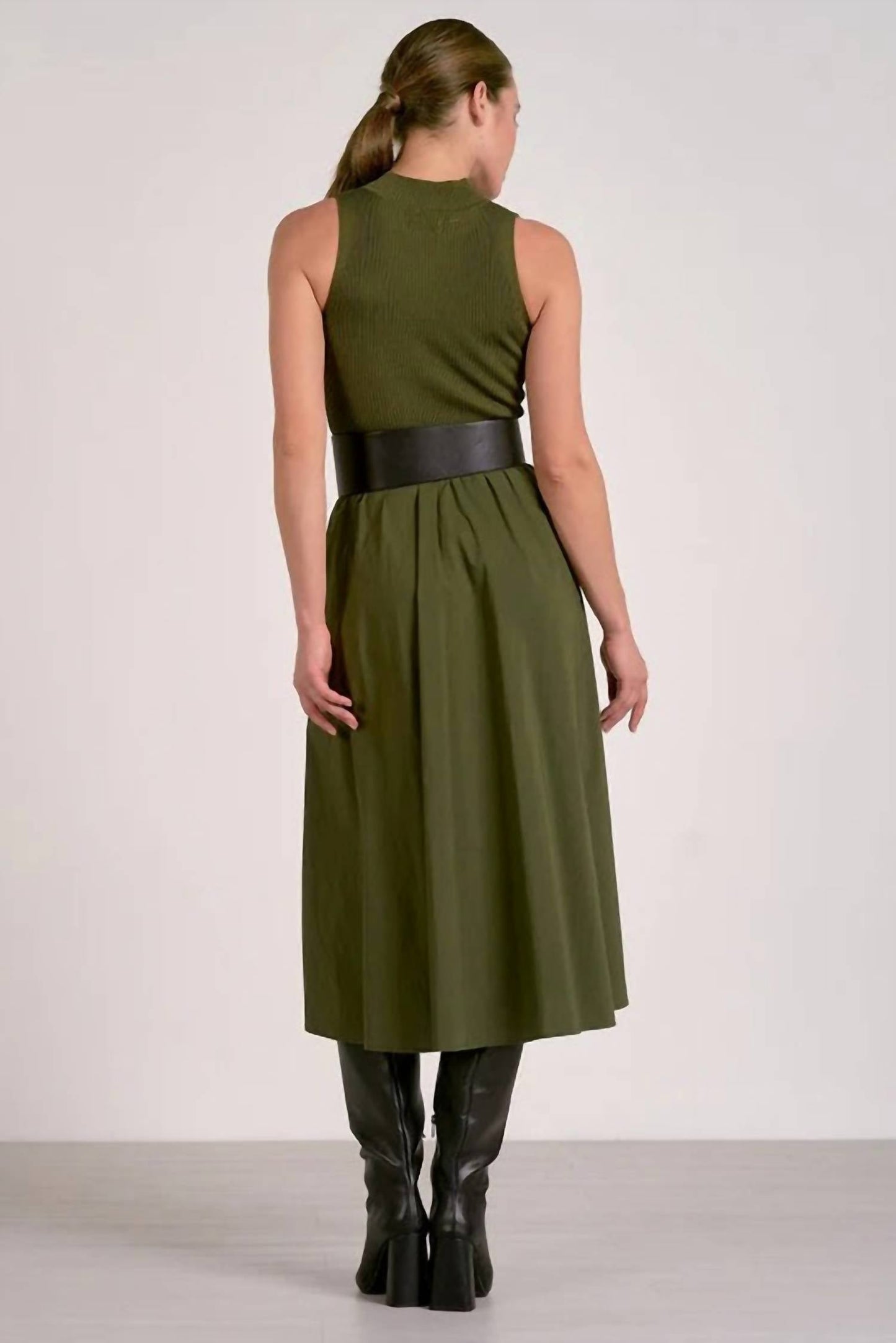 Elan - Elsie Sleeveless Midi Dress