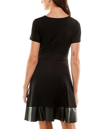 Vestido Derek Heart Junior com acabamento em couro sintético e ajuste evasê, preto, tamanho extragrande