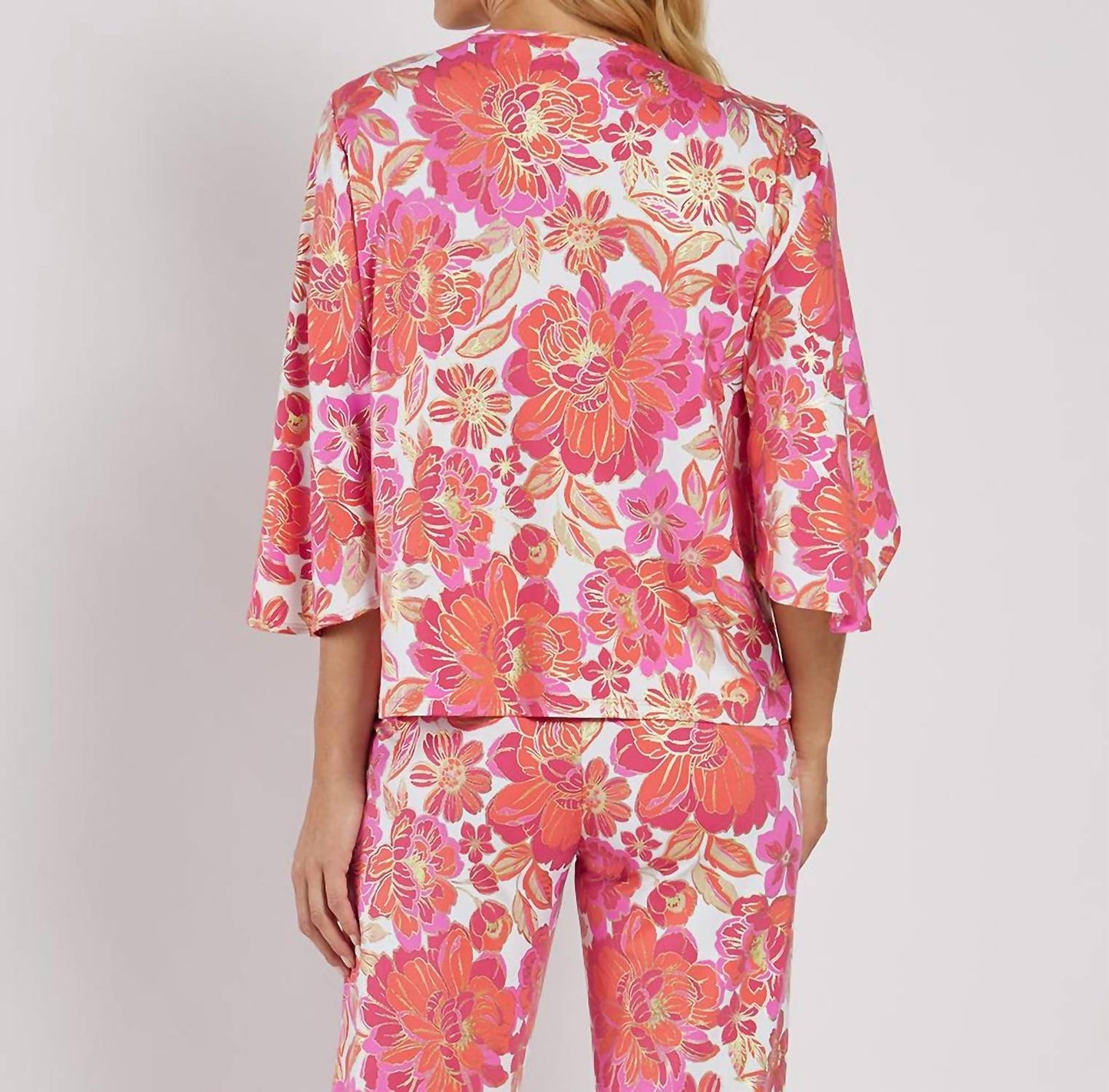 Jude Connally - Daniella Flowy Sleeves V-neck Top