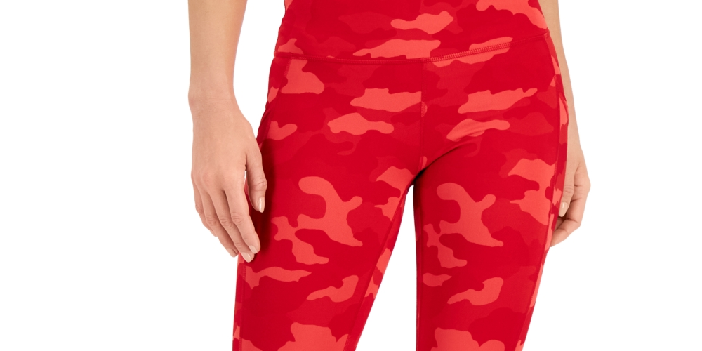 ID Ideology Leggings Capri de Compressão Feminina com Estampa Camuflada Vermelha Tamanho X-S