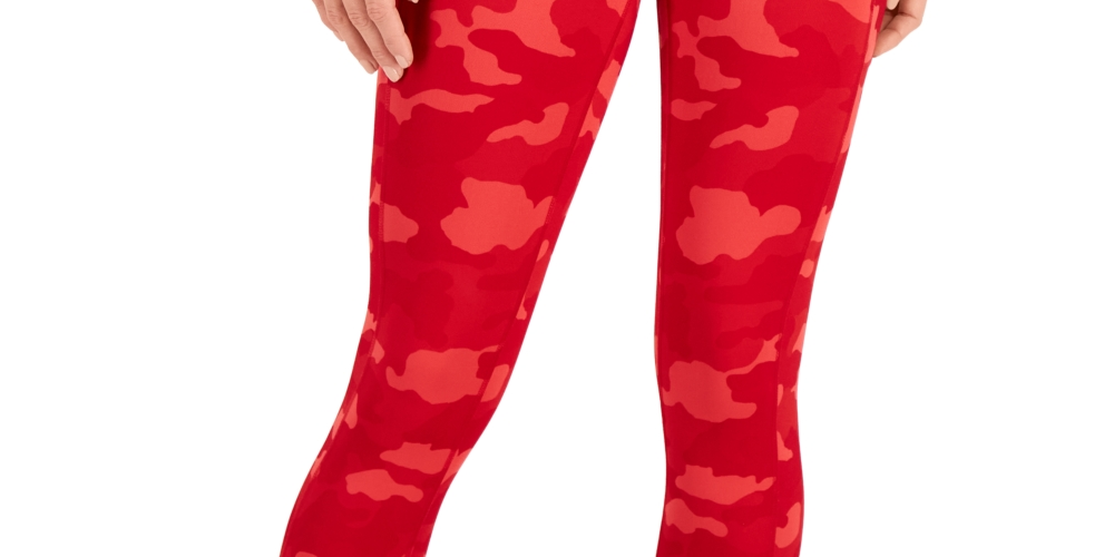 Calça Capri Feminina de Compressão com Estampa Camuflada ID Ideology Vermelha Tamanho Médio