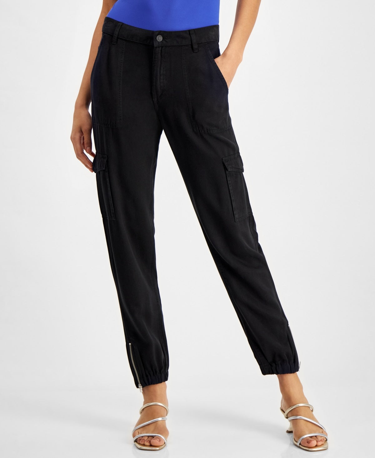 Calça cargo feminina Bowie da GUESS, preta, tamanho 29