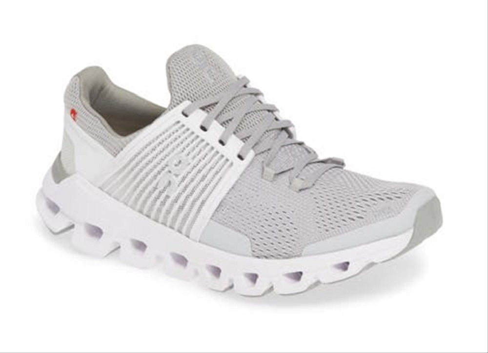 Tênis de corrida feminino ON Running Swift, branco, tamanho 6,5 M