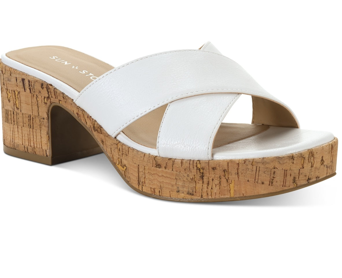 Sandálias femininas Giigi Crisscross Wedge da Sun + Stone, brancas, tamanho 6,5 M