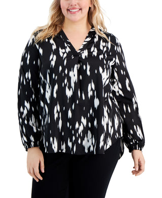 Blusa feminina Alfani com estampa decote em V, cano alto e baixo, preta, tamanho 2X