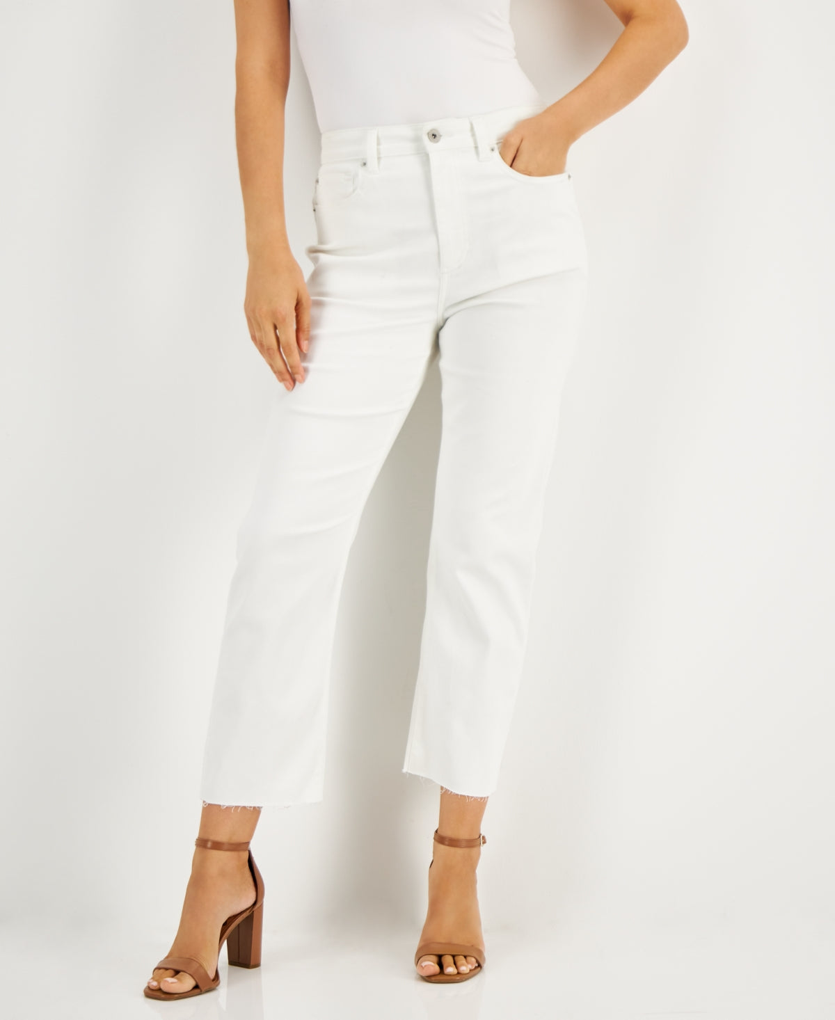 Calça jeans feminina de cintura alta com bainha crua da INC International Concepts, branca, tamanho 4
