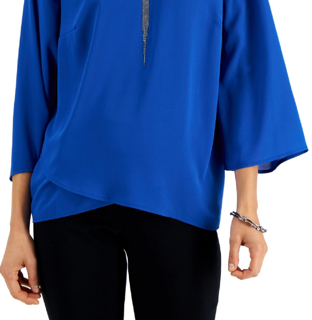 JM Collection Top feminino com decote cruzado e detalhes em azul, tamanho pequeno médio