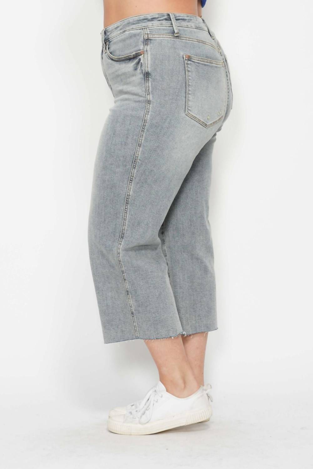 Judy Blue - Mid Rise Tummy Control Cropped Wide- Plus
